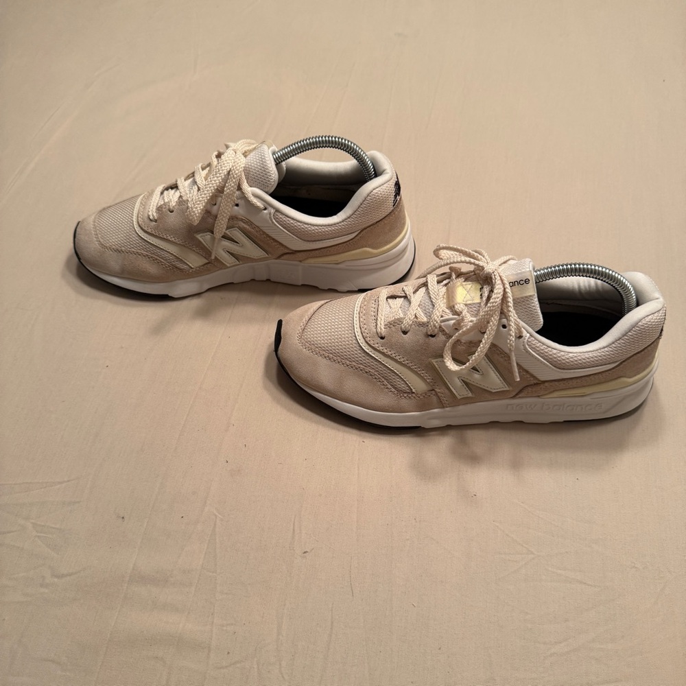New Balance Beige and White Sneakers Size 9